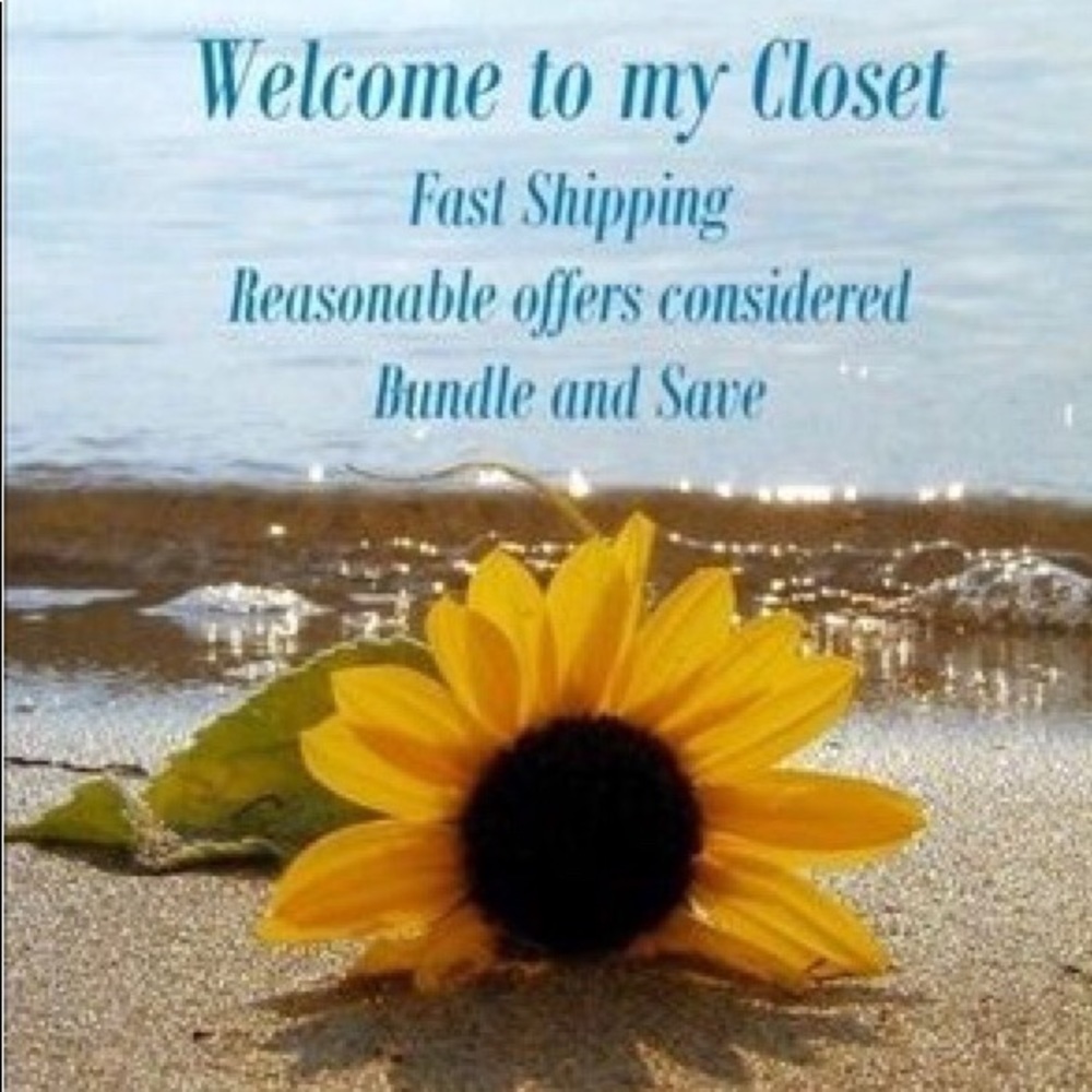 𝅺WELCOME to my Closet ❤️❤️